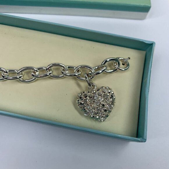 Austrian Crystal Shimmering Silver Tone Charm Bracelet With Heart Charm 7.5" NIB - Picture 4 of 5